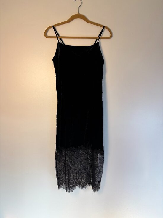 Silk Maison Dresses & Skirts - Silk Maison Fancy Lace Silk Velvet Dress in Midnight Black (NWT)